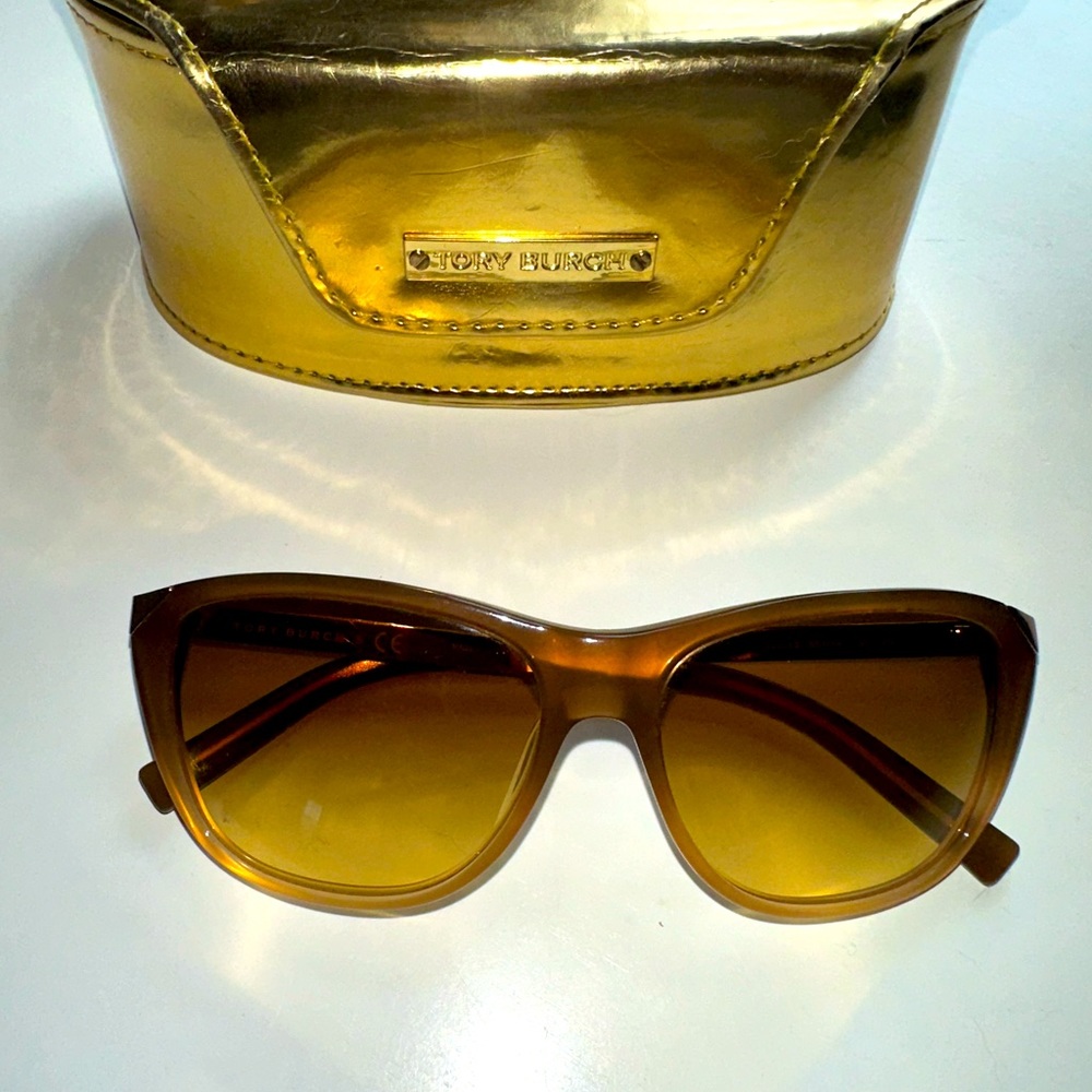 TORY BURCH SUNGLASSES~ Excellent condition - original case included - $75